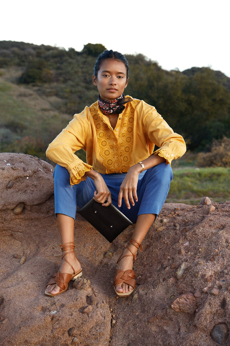 3 Ways To Style A Clutch During The Day CURATEUR