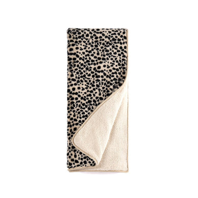 Bring warmth and grace to your home with Shiraleah’s Astin Throw. This blanket features a black spotted print hosted on an ivory background making it glamorous yet sophisticated. This throw has a luxurious faux fur texture and ribbon wrapped packaging making it a perfect gift option. Pair with other items from Shiraleah’s home collection to complete your look!
Black
L 60" X W 50"
Polyester
China
Belly Band
28-21-001
Fulfilled by our friends at Shiraleah
*Please Note: Rewards cannot be applied to this product This item is not eligible for returns