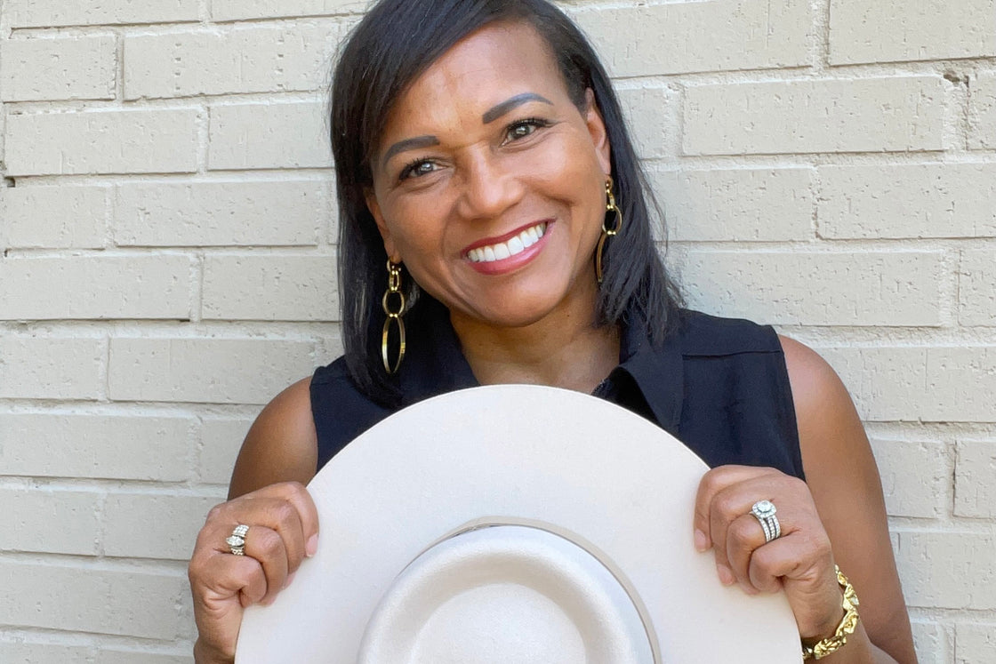 Community Spotlight: We Love This Member's Classic-Meets-Trendy Style