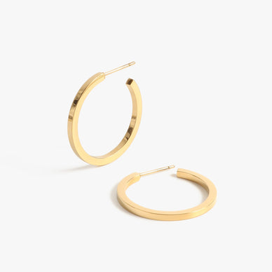 Meet your new best friend. Our most delicate geometric hoop to date is now available in a perfectly polished version. Intricately detailed to make a big statement yet light enough to wear all day long, these beautifully crafted hoops are a must-add to your accessories collection. Available in 1" + 2" + 3" diameters — the Jay Hoops are named after the designer's sister and fashion muse with her iconic effortlessly sophisticated fashion aesthetic. Fit for every single occasion, from every day wear to formal events, this hoop is made for the It Girl on the go. 
  

Signature customer MC earring backings for extra comfort and security 
Post-back closure — for pierced ears 
1" diameter

Fulfilled by our friends at MARRIN COSTELLO 
*Please Note: 

Rewards cannot be applied to this product
This item is not eligible for returns 
This item cannot be shipped outside the U.S.
