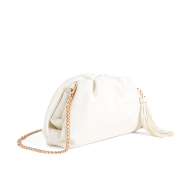 Designed exclusively for CURATEUR, this clutch embodies a stylish frame that makes an elegant statement for your everyday.  

Vegan leather
21 x 7x 13cm
Detachable crossbody chain
Duster bag included
